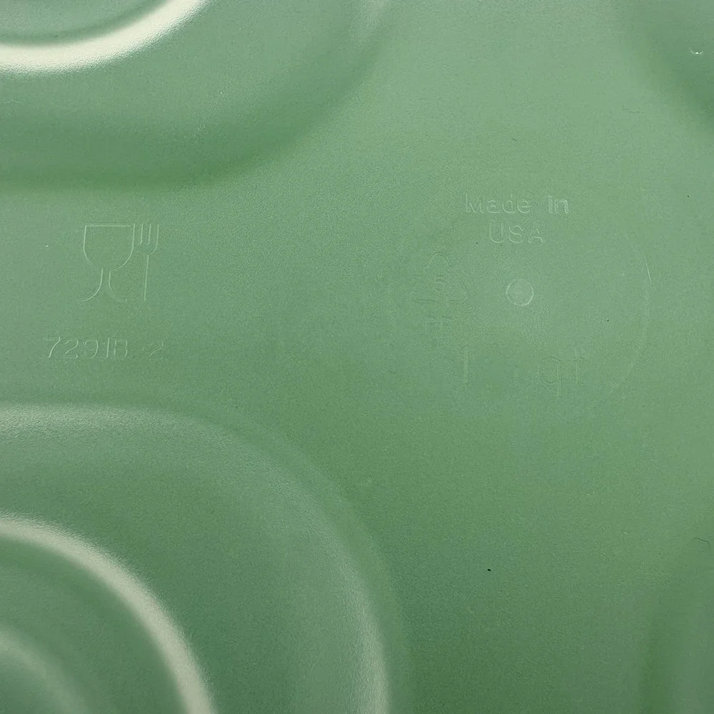 Tupperware Fridgesmart Medium Shallow Food Produce Container 1.8 L 7.5 Cups